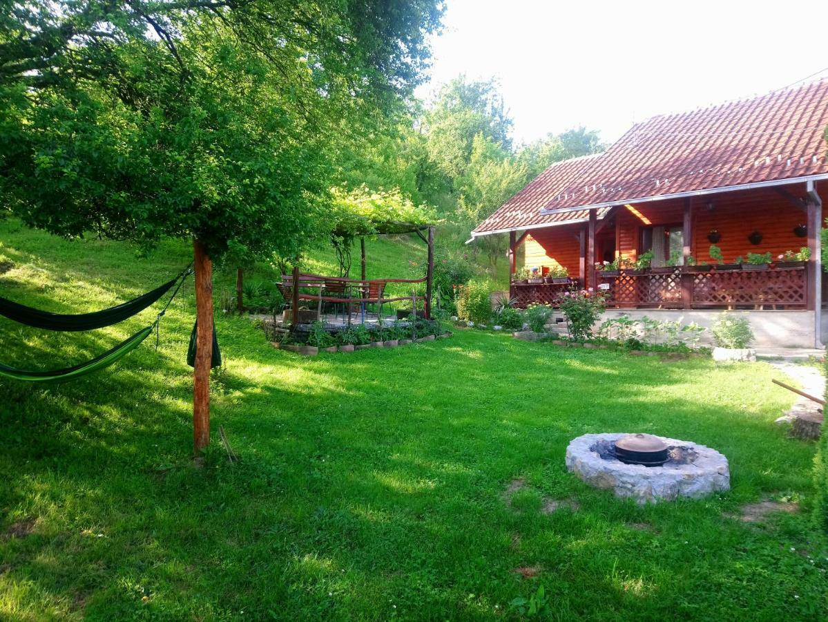 Guest House Little Heaven Užice エクステリア 写真